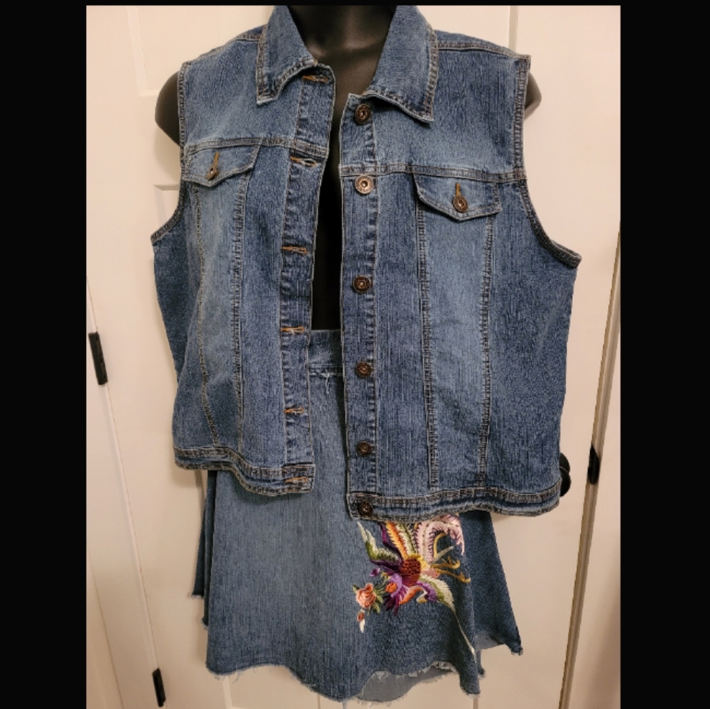 Embroidered denim vest & skirt set